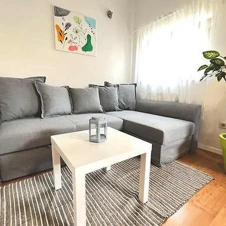 Apartment Noel ポレッチ